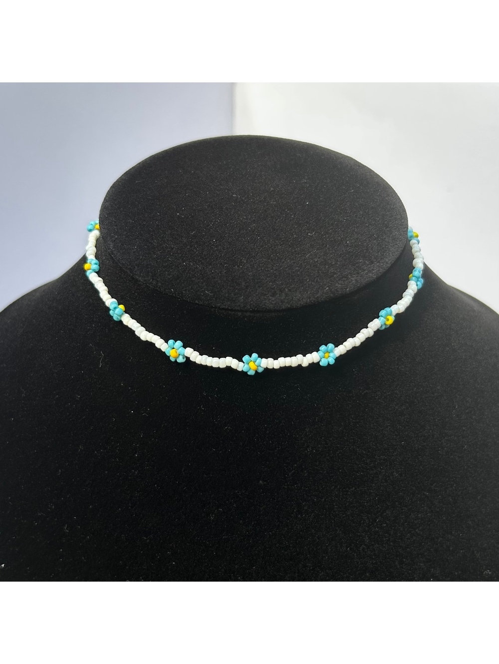 Vintage Handmade Y2K Daisy Chain 12 1/2” Choker Necklace